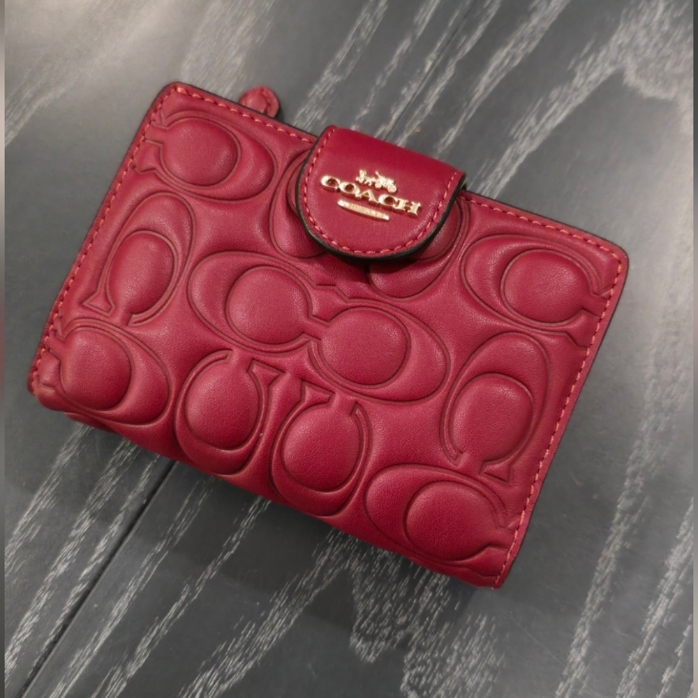 Coach Medium Corner Zip Wallet With Signature Leather